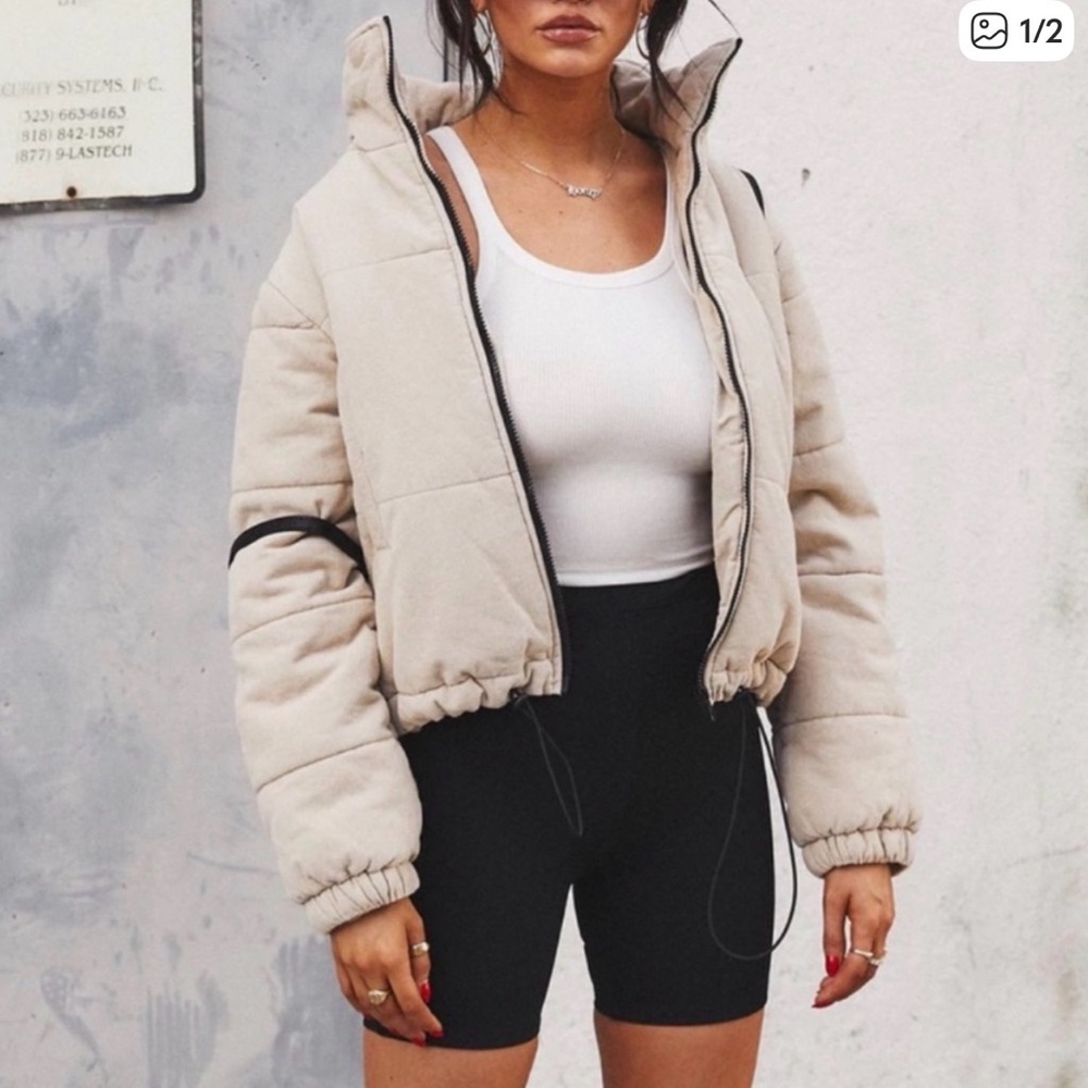 Princess Polly Cropped Puffer Jacket in Cream: Size US 2